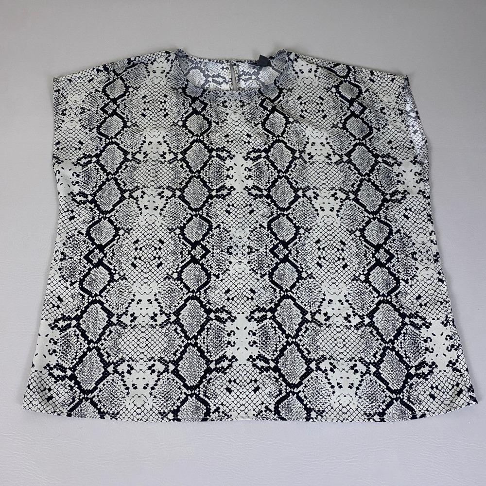 Halogen Blouse Women's Size 2X Gray Black Snakeskin Sleeveless Shell Cap Sleeve